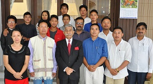 The Governor of Arunachal Pradesh Brig. (Dr.) B.D. Mishra (Retd.)  with delegation of Akhil Bharatiya Vidyarthi Parishad (ABVP) at Raj Bhavan, Itanagar on 26th October 2017.